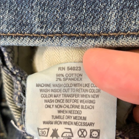 Gap stretch curvy jeans with flapsd - Picture 9 of 10